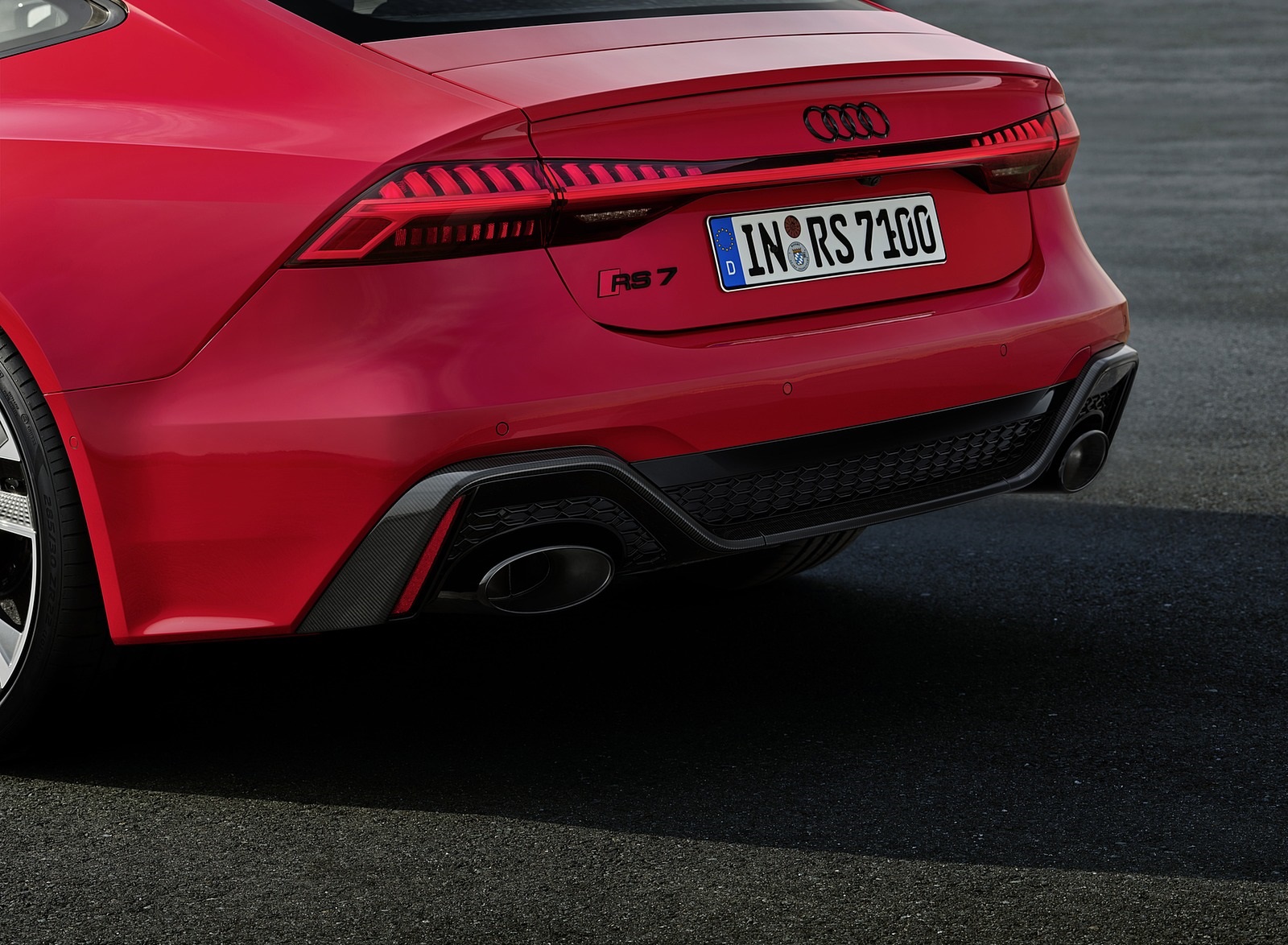 2020 Audi RS 7 Sportback (Color: Tango Red) Tail Light Wallpapers #70 of 99