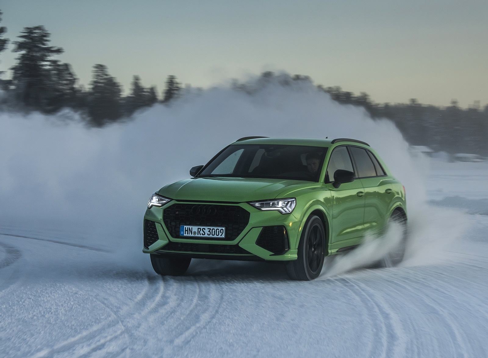 2020 Audi RS Q3 (Color: Kyalami Green) Front Three-Quarter Wallpapers #26 of 116