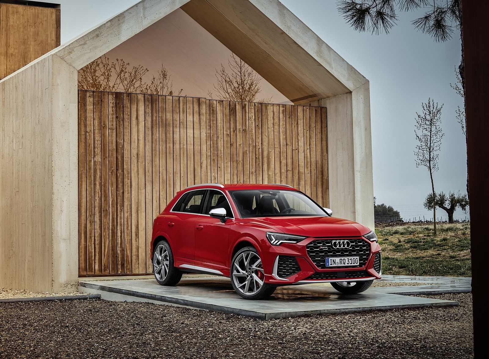 2020 Audi RS Q3 (Color: Tango Red) Front Three-Quarter Wallpapers #57 of 116