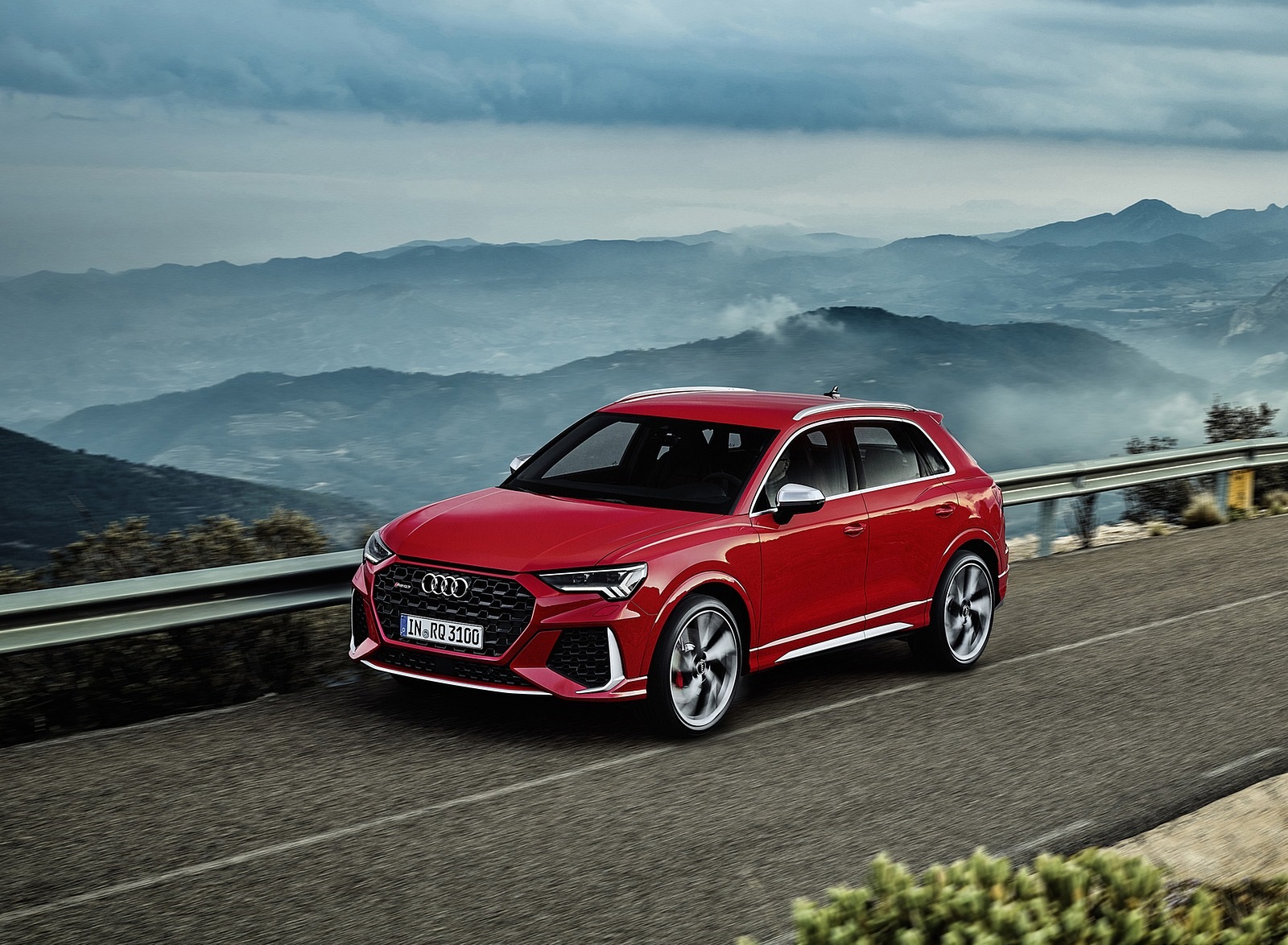 2020 Audi RS Q3 (Color: Tango Red) Front Three-Quarter Wallpapers #54 of 116