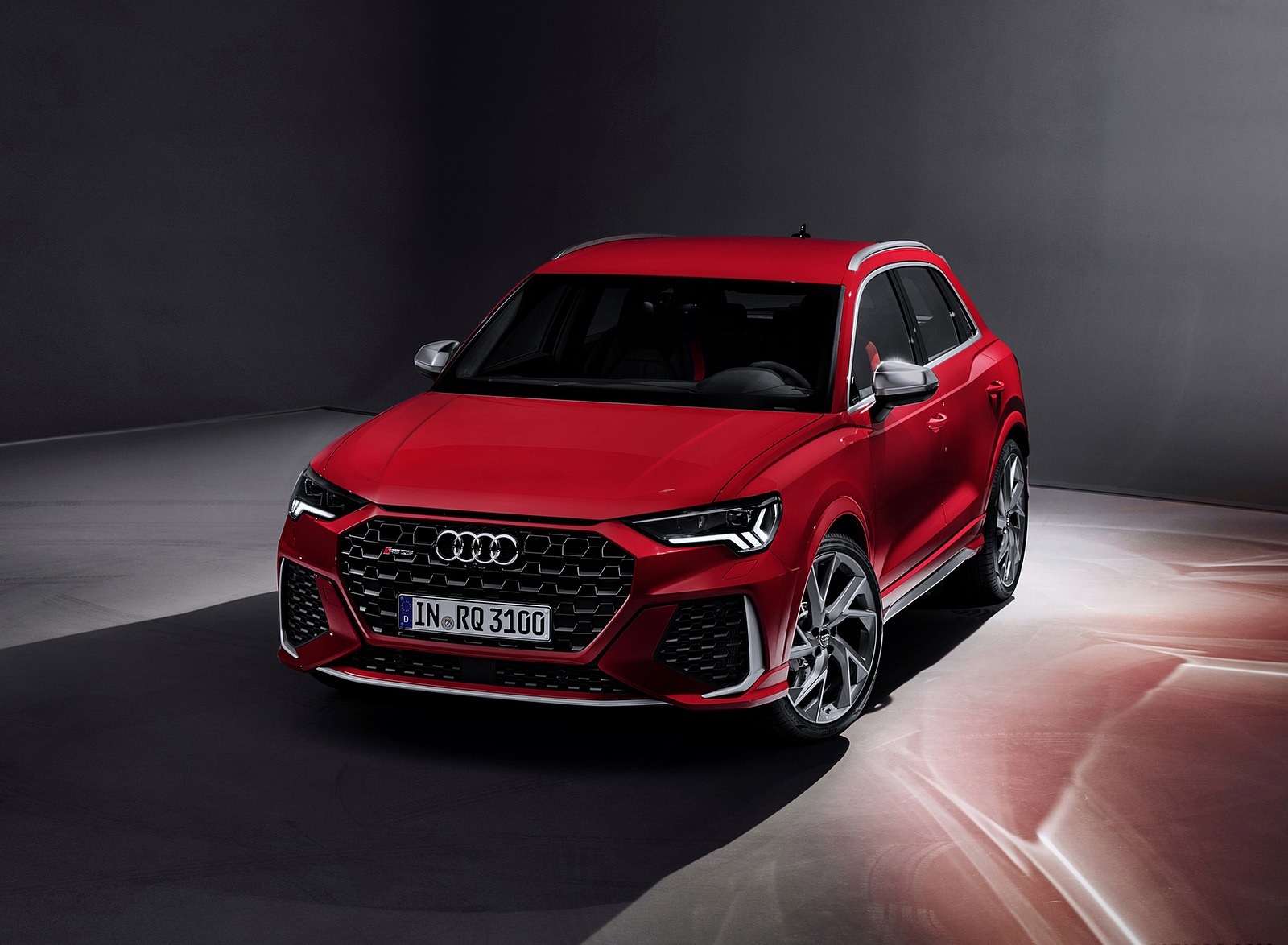 2020 Audi RS Q3 (Color: Tango Red) Front Wallpapers #70 of 116