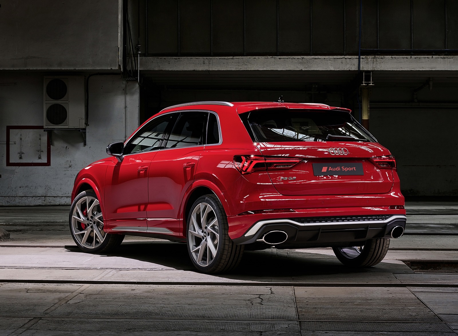 2020 Audi RS Q3 (Color: Tango Red) Rear Three-Quarter Wallpapers #73 of 116