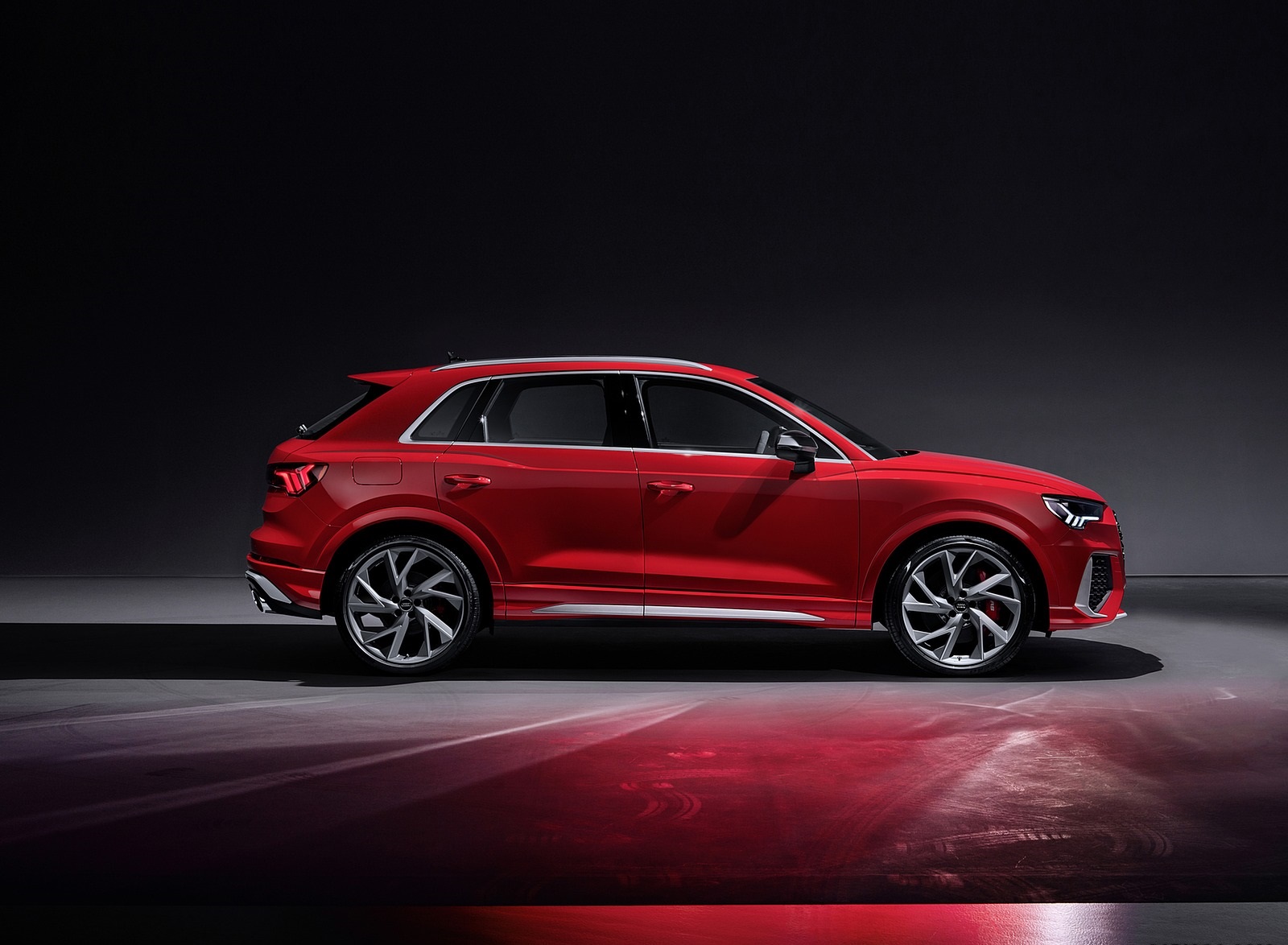 2020 Audi RS Q3 (Color: Tango Red) Side Wallpapers #76 of 116