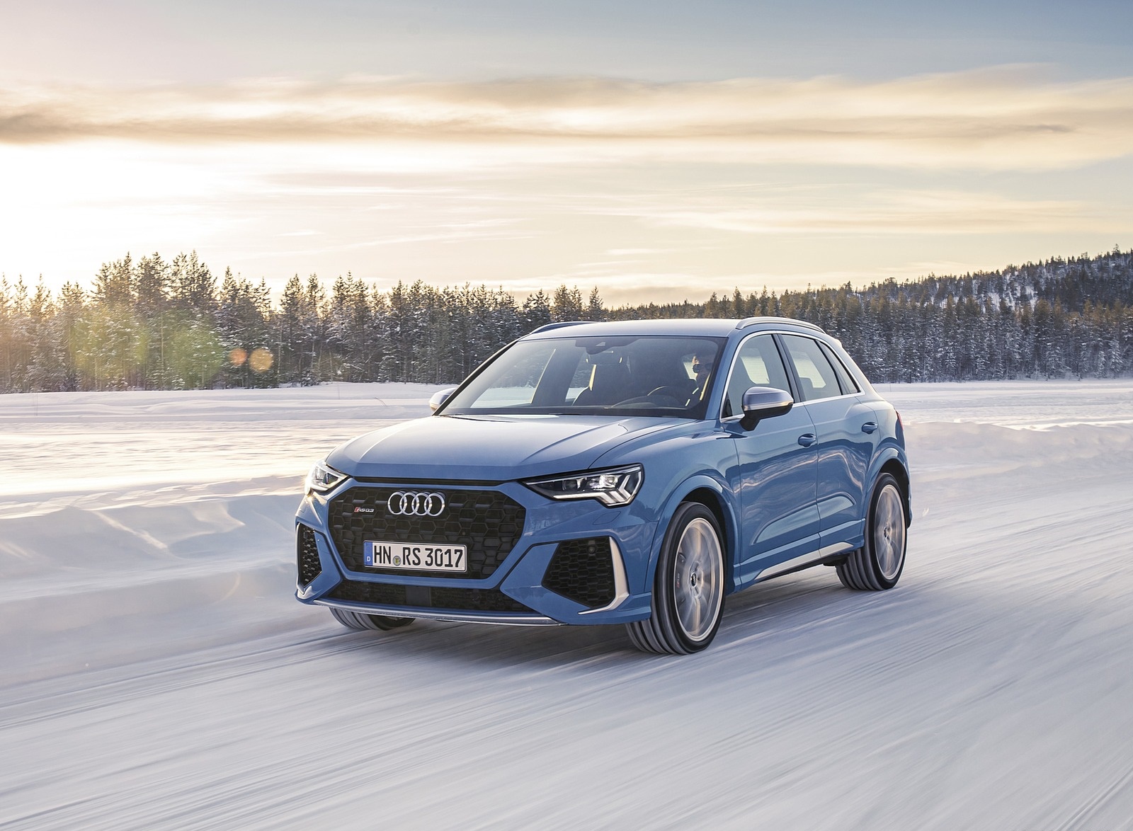 2020 Audi RS Q3 (Color: Turbo Blue) Front Three-Quarter Wallpapers #42 of 116