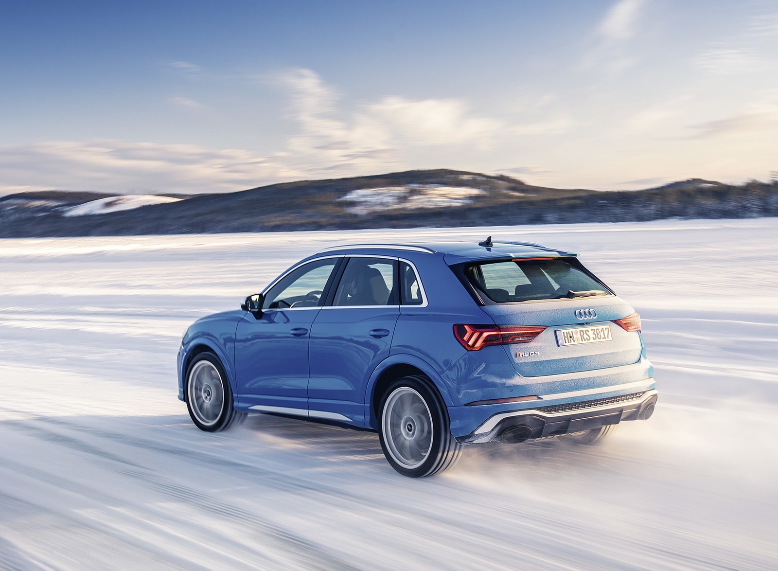 2020 Audi RS Q3 (Color: Turbo Blue) Rear Three-Quarter Wallpapers #43 of 116