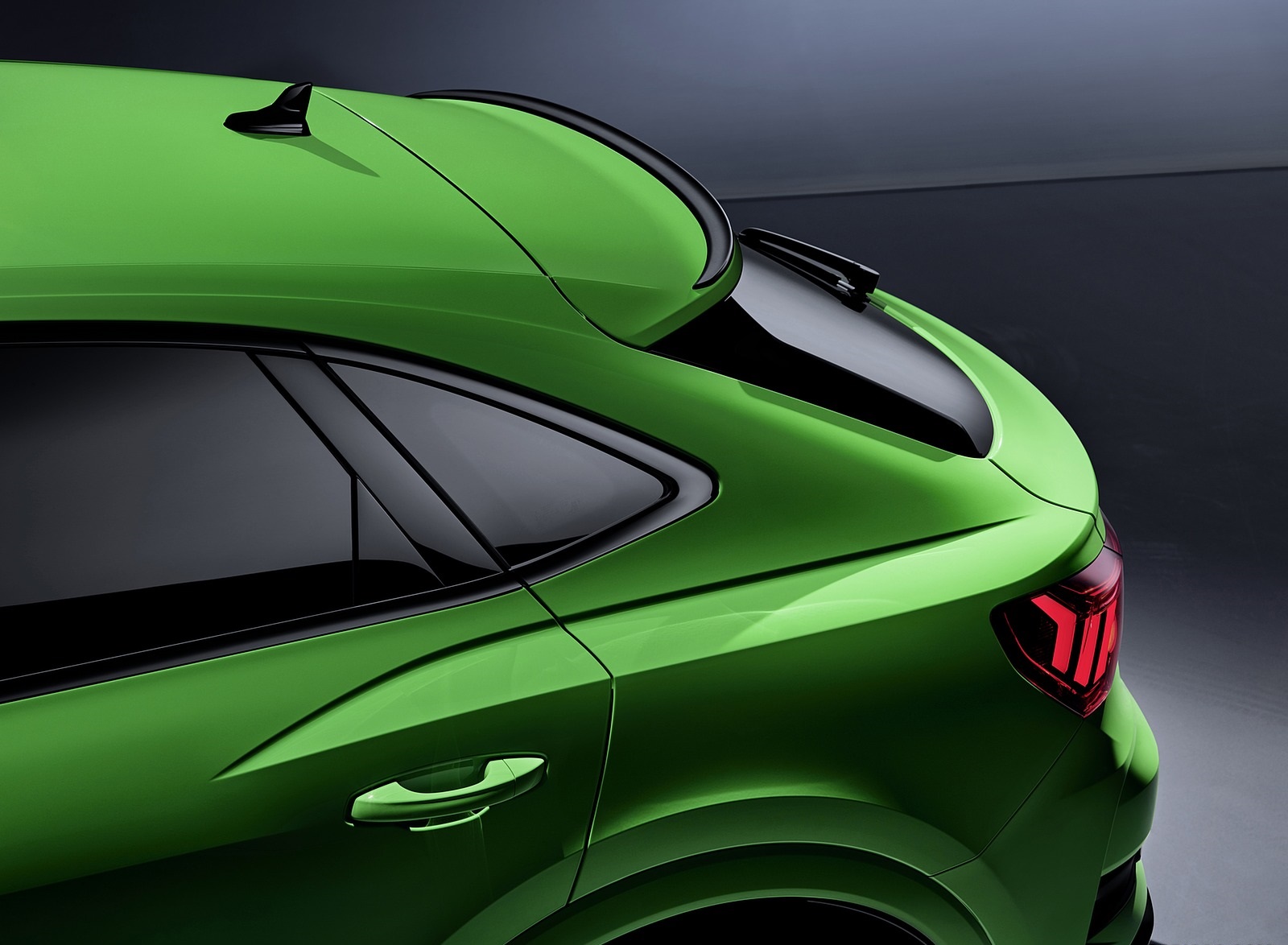 2020 Audi RS Q3 Sportback (Color: Kyalami Green) Detail Wallpapers #99 of 127