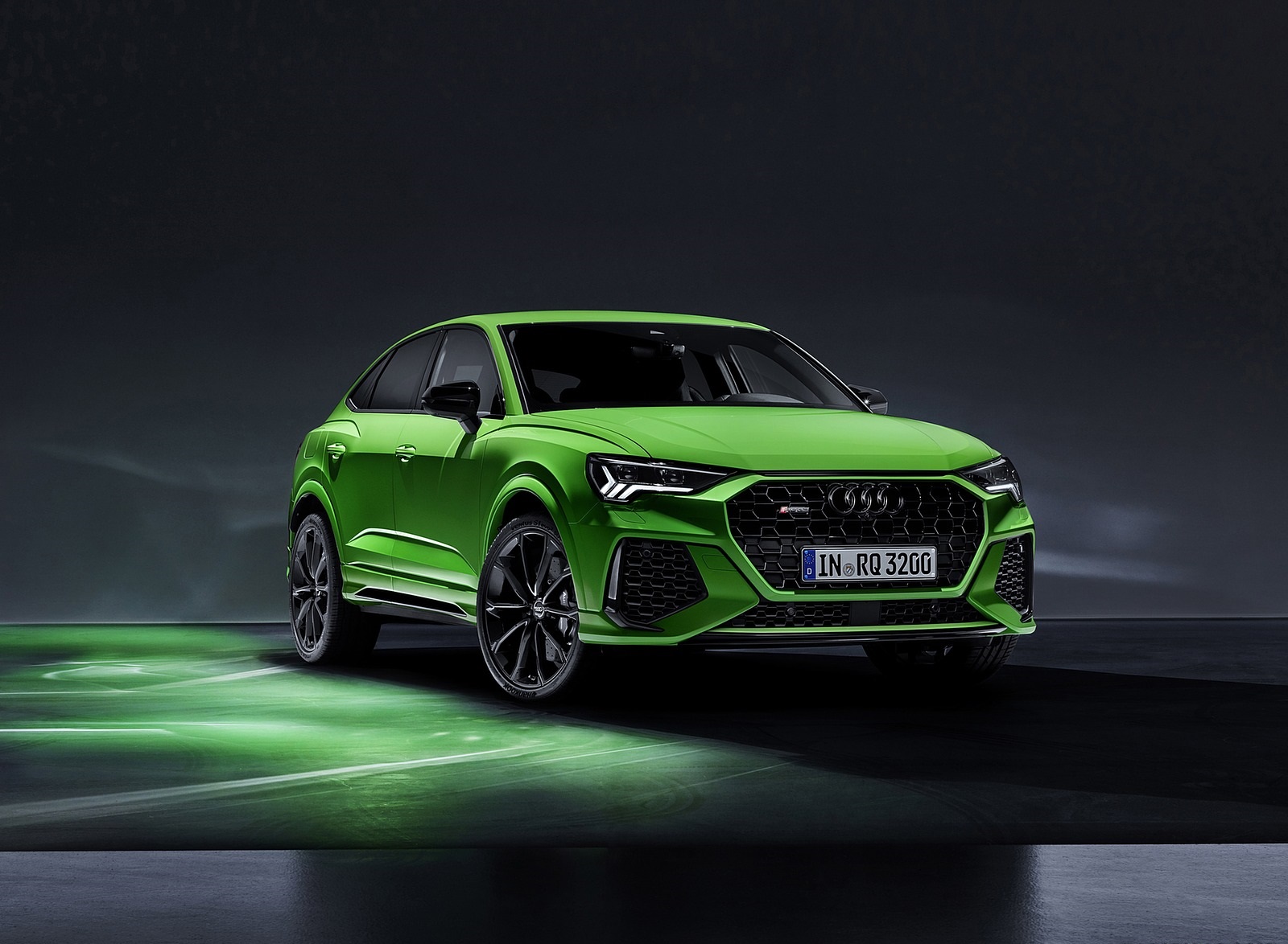 2020 Audi RS Q3 Sportback (Color: Kyalami Green) Front Three-Quarter Wallpapers #86 of 127