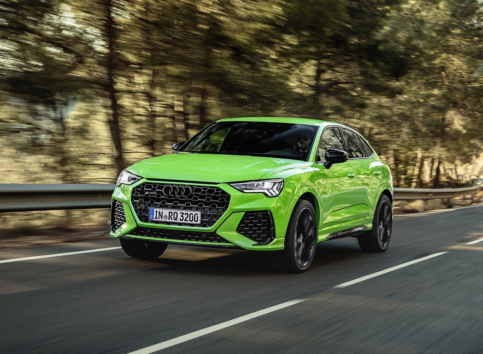 2020 Audi RS Q3 Sportback (Color: Kyalami Green) Front Three-Quarter Wallpapers #63 of 127