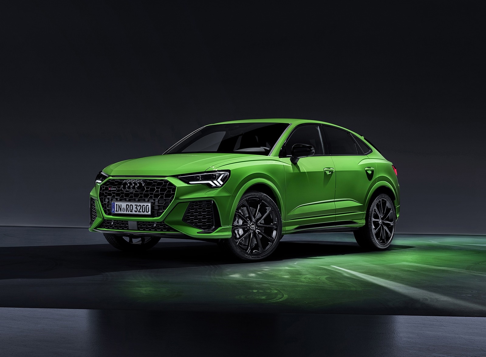 2020 Audi RS Q3 Sportback (Color: Kyalami Green) Front Three-Quarter Wallpapers #87 of 127