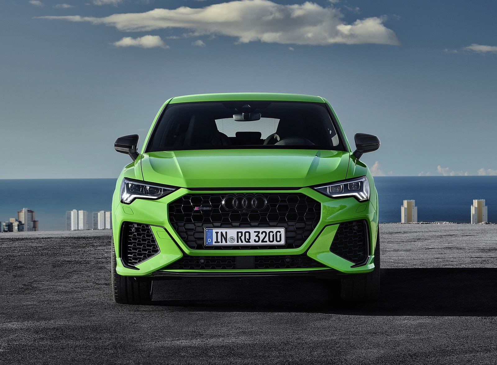 2020 Audi RS Q3 Sportback (Color: Kyalami Green) Front Wallpapers #76 of 127