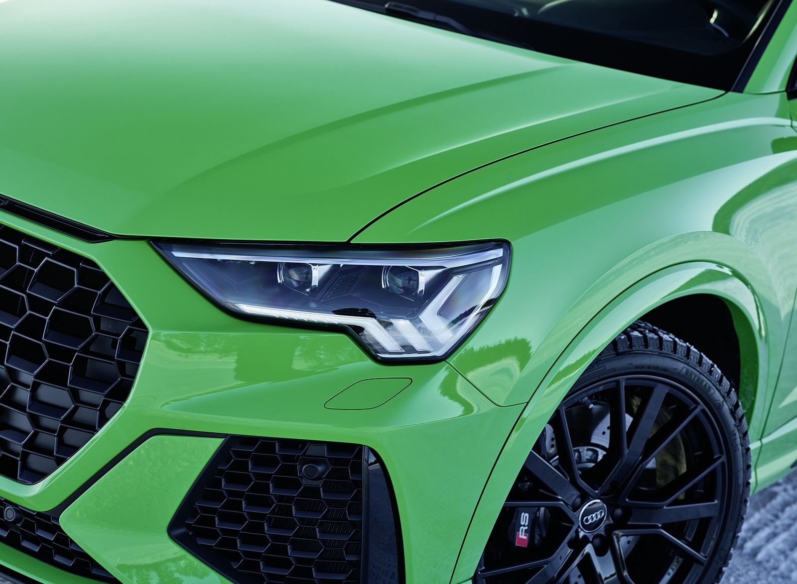 2020 Audi RS Q3 Sportback (Color: Kyalami Green) Headlight Wallpapers #38 of 127