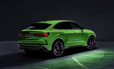 2020 Audi RS Q3 Sportback (Color: Kyalami Green) Rear Three-Quarter Wallpapers 450x275 (90)