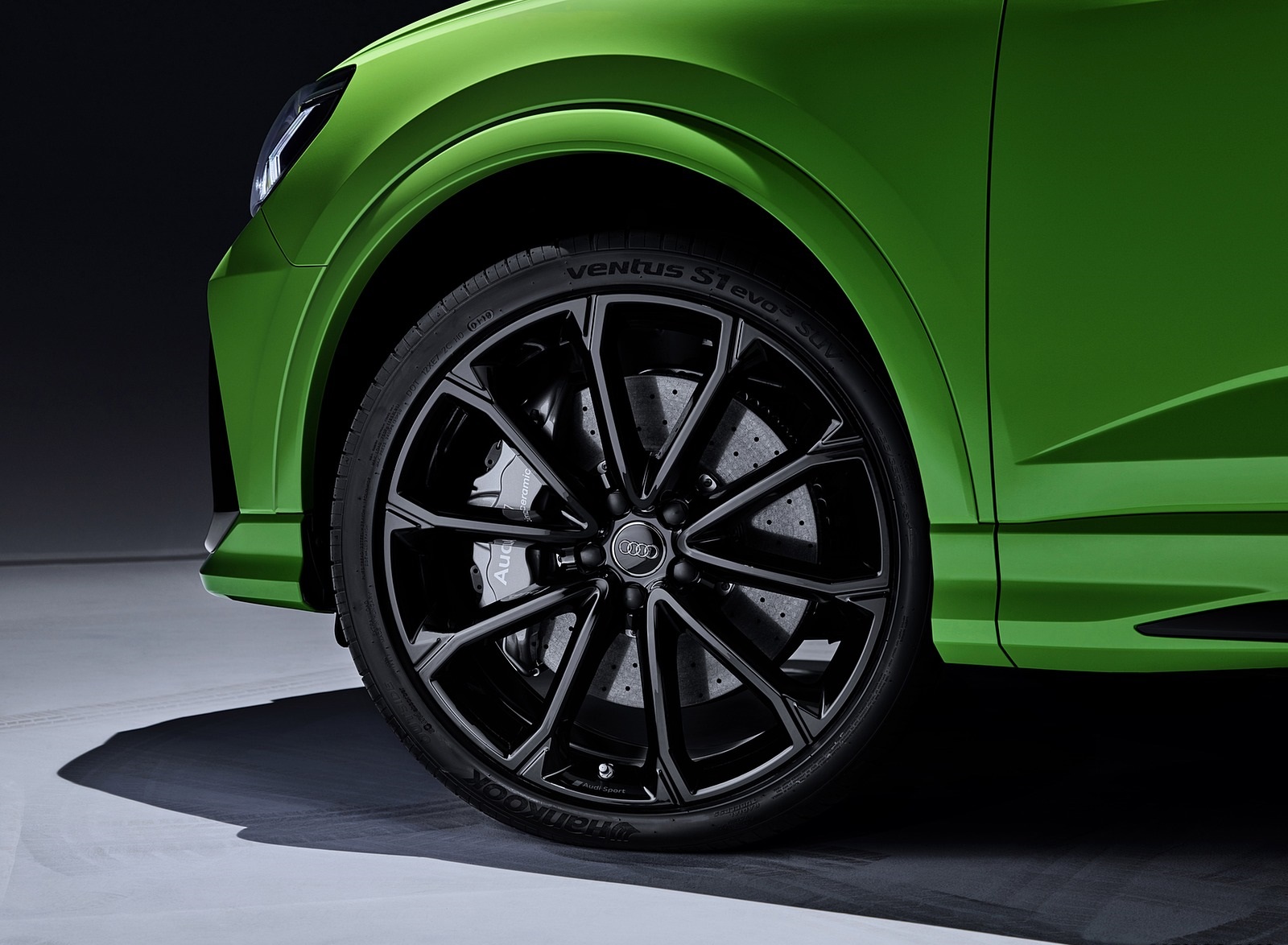 2020 Audi RS Q3 Sportback (Color: Kyalami Green) Wheel Wallpapers #94 of 127