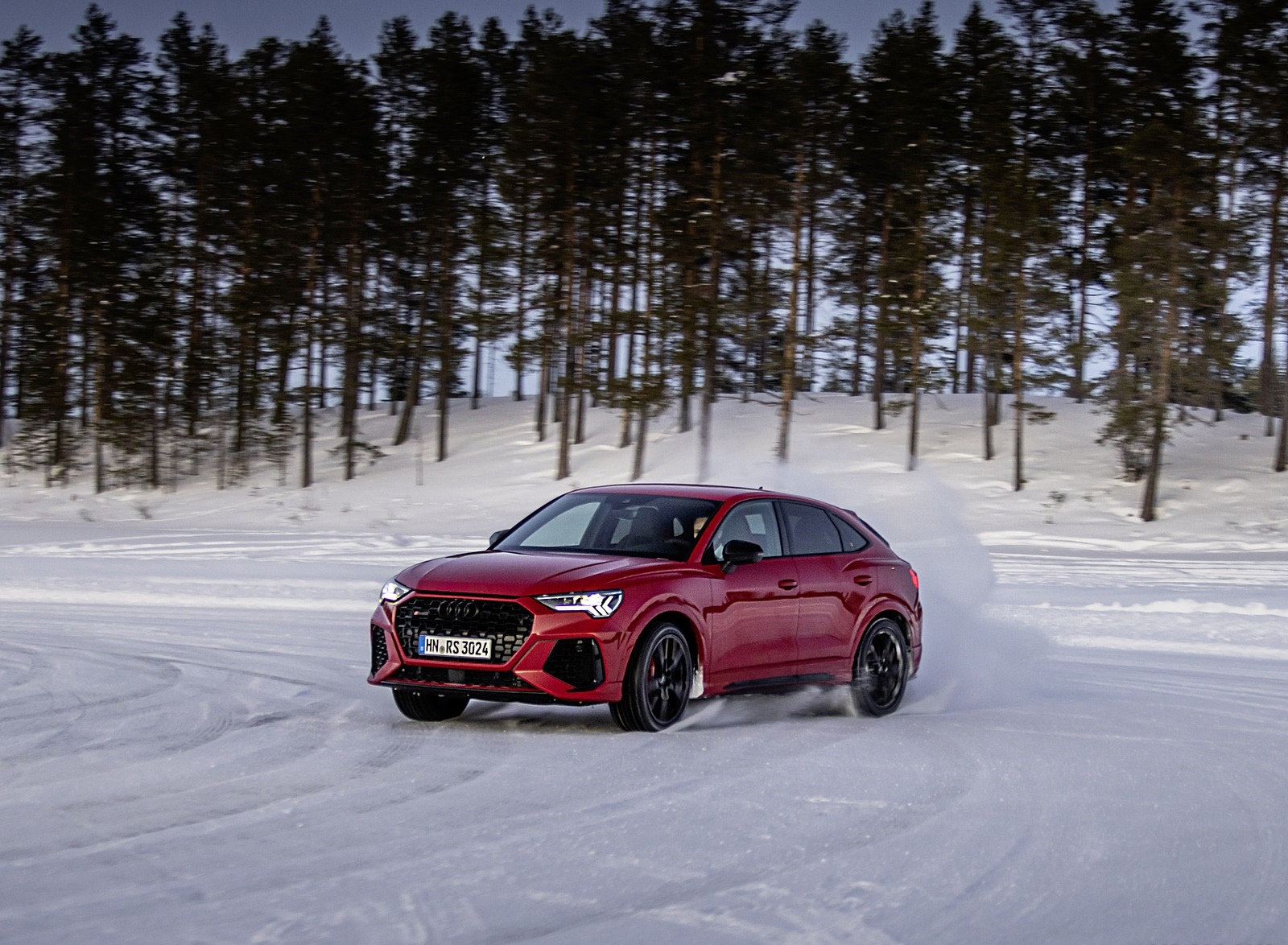 2020 Audi RS Q3 Sportback (Color: Tango Red) Front Three-Quarter Wallpapers #23 of 127