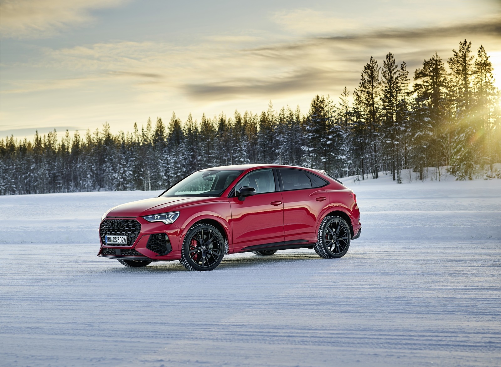 2020 Audi RS Q3 Sportback (Color: Tango Red) Front Three-Quarter Wallpapers #27 of 127