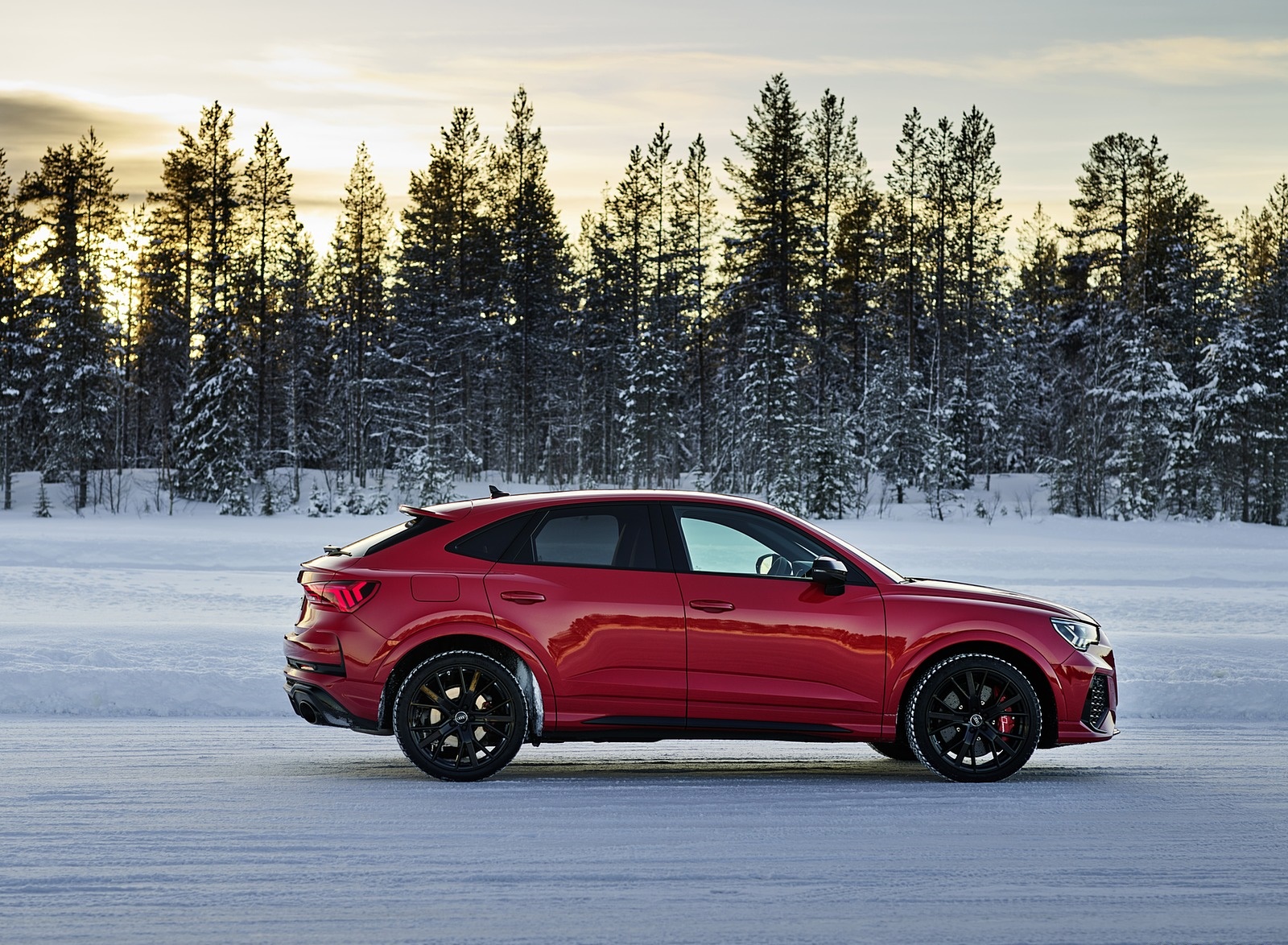 2020 Audi RS Q3 Sportback (Color: Tango Red) Side Wallpapers #30 of 127