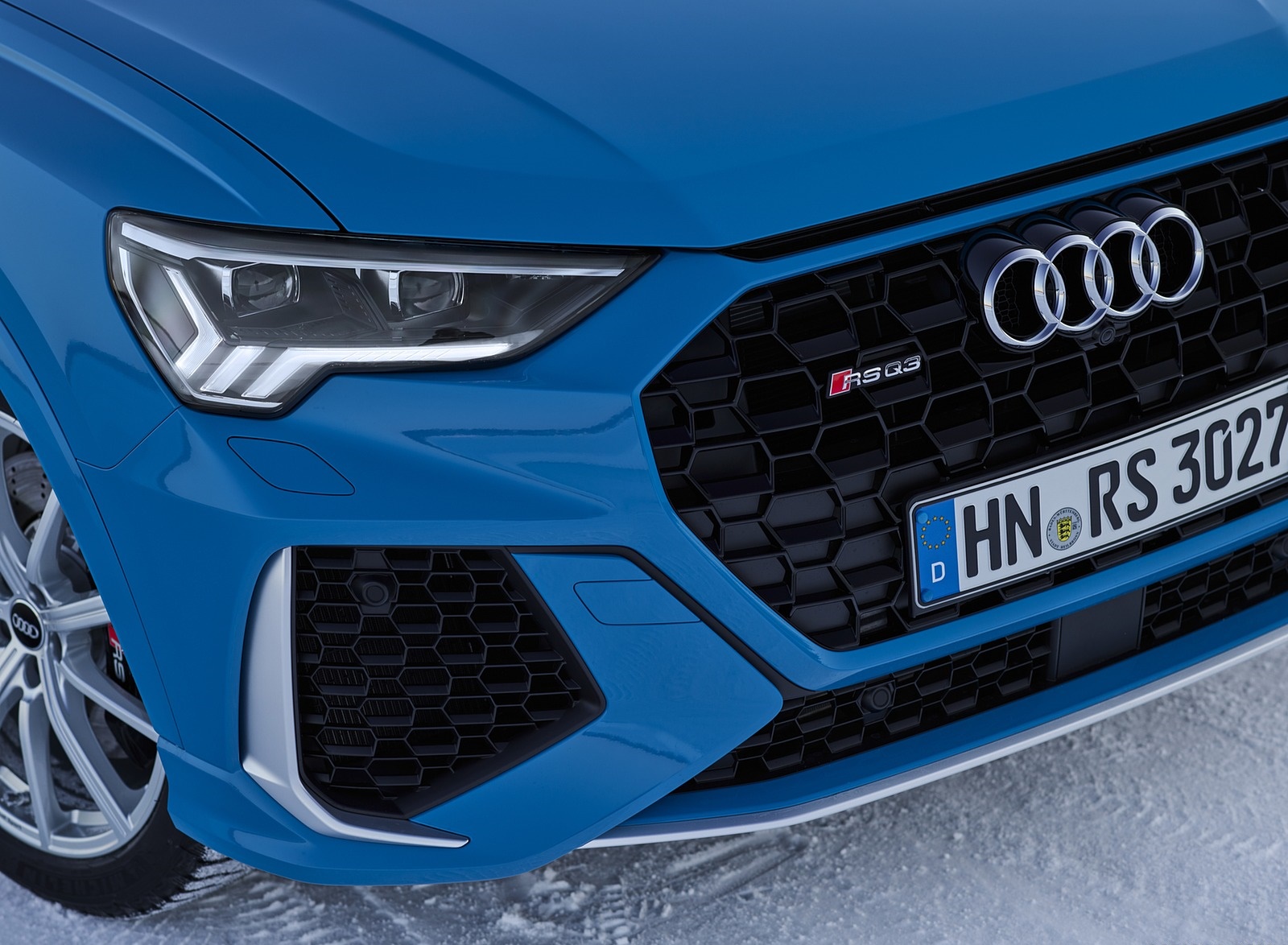 2020 Audi RS Q3 Sportback (Color: Turbo Blue) Headlight Wallpapers #14 of 127