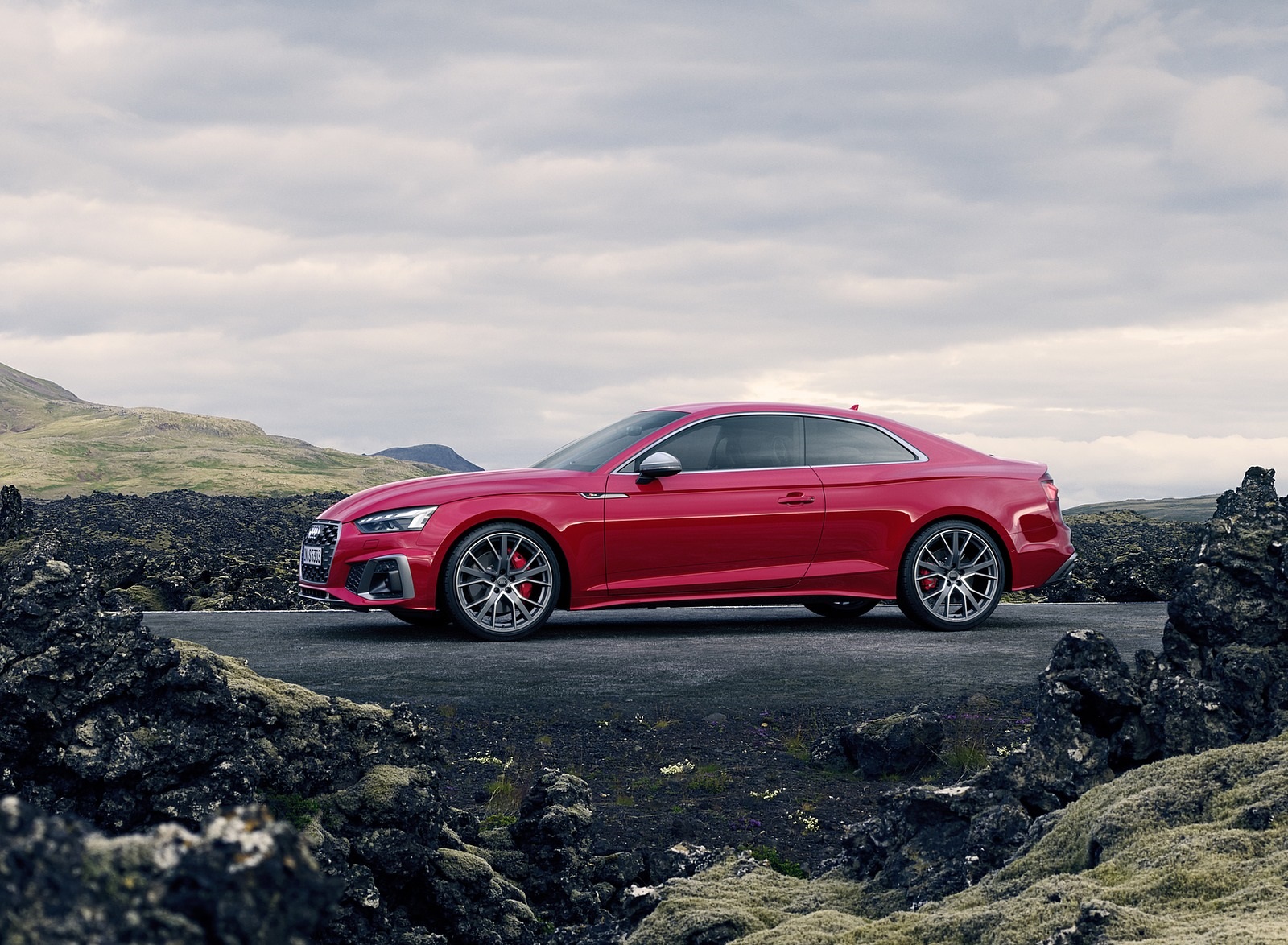 2020 Audi S5 Coupe TDI (Color: Tango Red) Side Wallpapers (10)