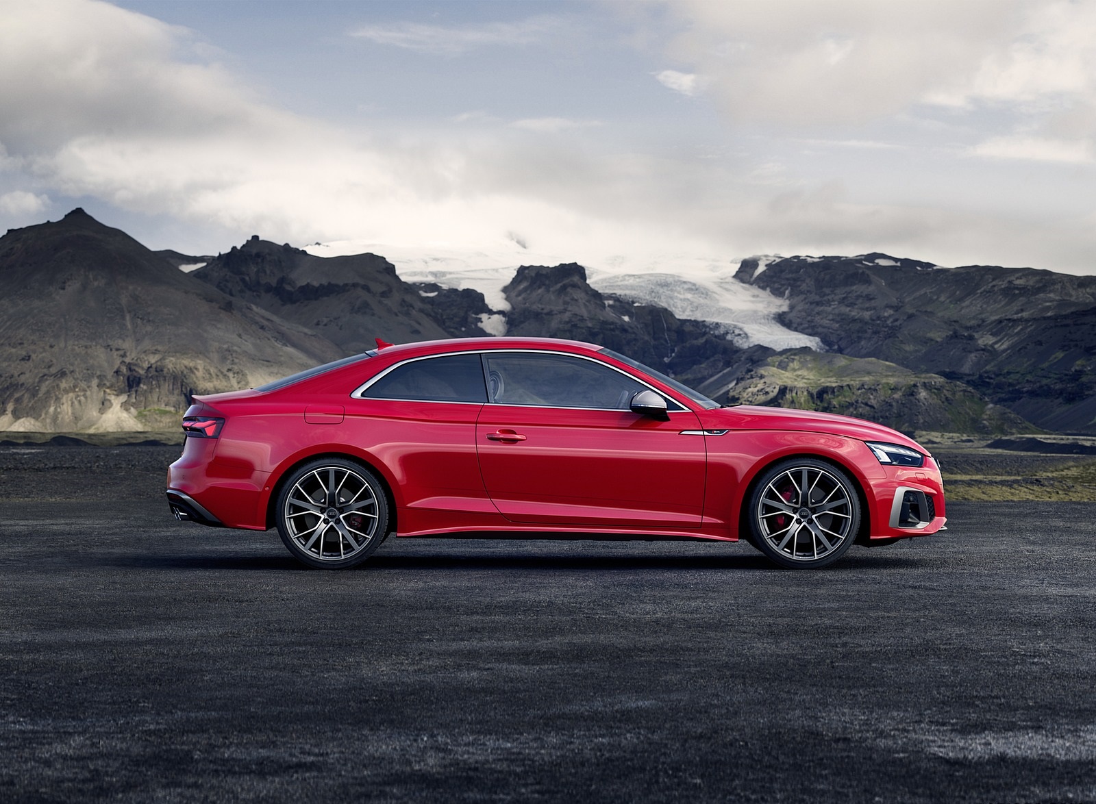 2020 Audi S5 Coupe TDI (Color: Tango Red) Side Wallpapers #11 of 18