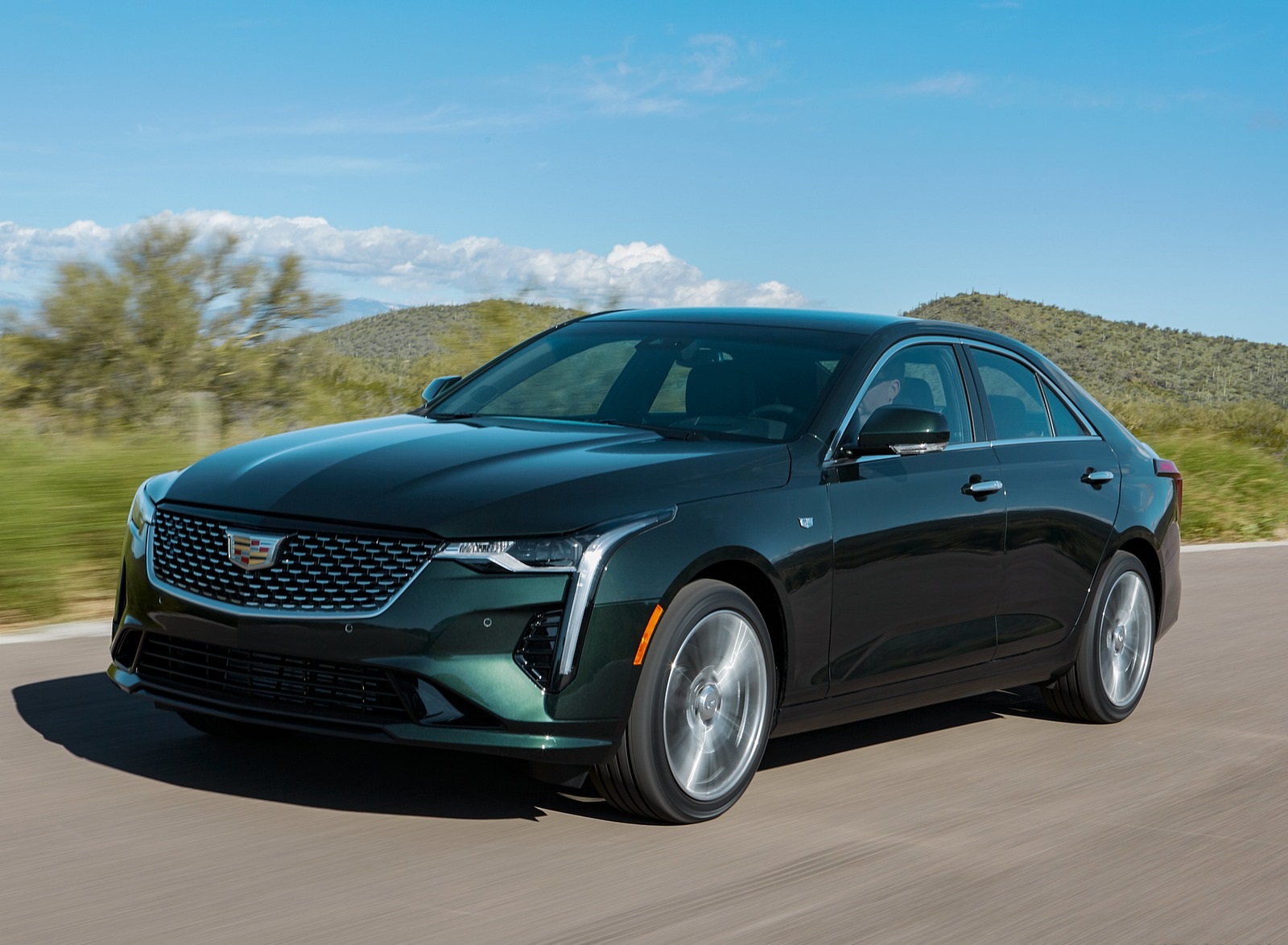 2020 Cadillac CT4 Premium Luxury Front Three-Quarter Wallpapers (1)