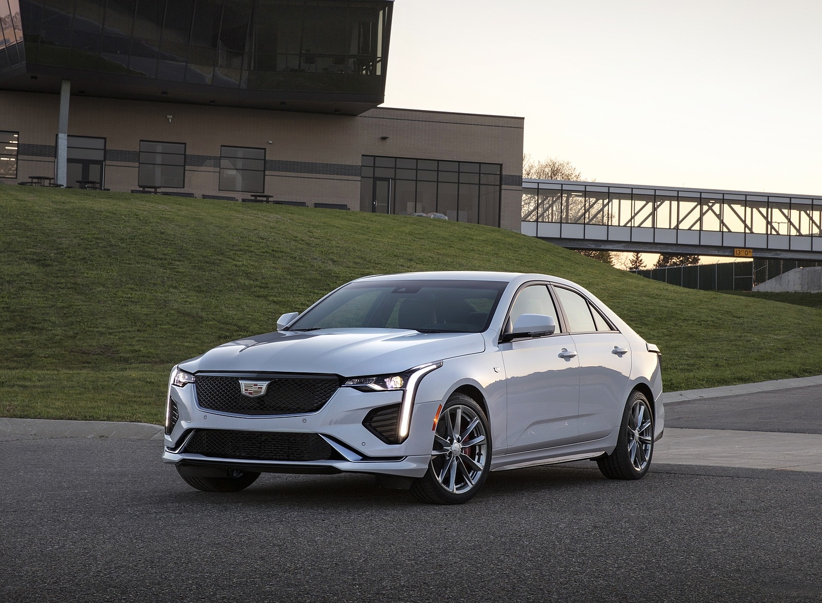 2020 Cadillac CT4 Sport Front Three-Quarter Wallpapers #19 of 39