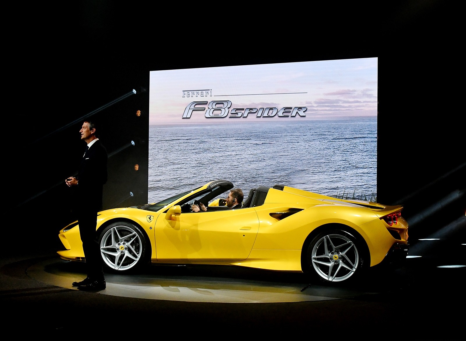 2020 Ferrari F8 Spider Presentation Wallpapers (10)