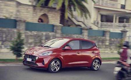 2020 Hyundai i10 Front Three-Quarter Wallpapers 450x275 (17)