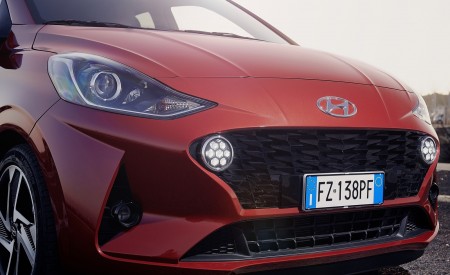 2020 Hyundai i10 Grill Wallpapers 450x275 (36)