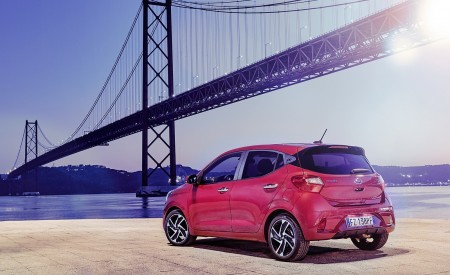 2020 Hyundai i10 Rear Three-Quarter Wallpapers 450x275 (30)