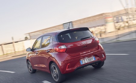 2020 Hyundai i10 Rear Three-Quarter Wallpapers 450x275 (20)