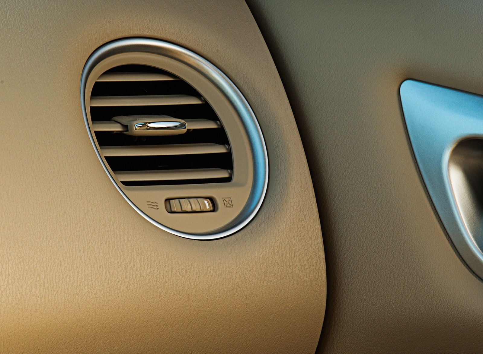 2020 Nissan Pathfinder Platinum 4WD Interior Detail Wallpapers #17 of 19