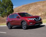 2020 Nissan Rogue Front Three-Quarter Wallpapers 150x120 (2)