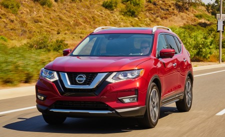 2020 Nissan Rogue Front Three-Quarter Wallpapers 450x275 (3)