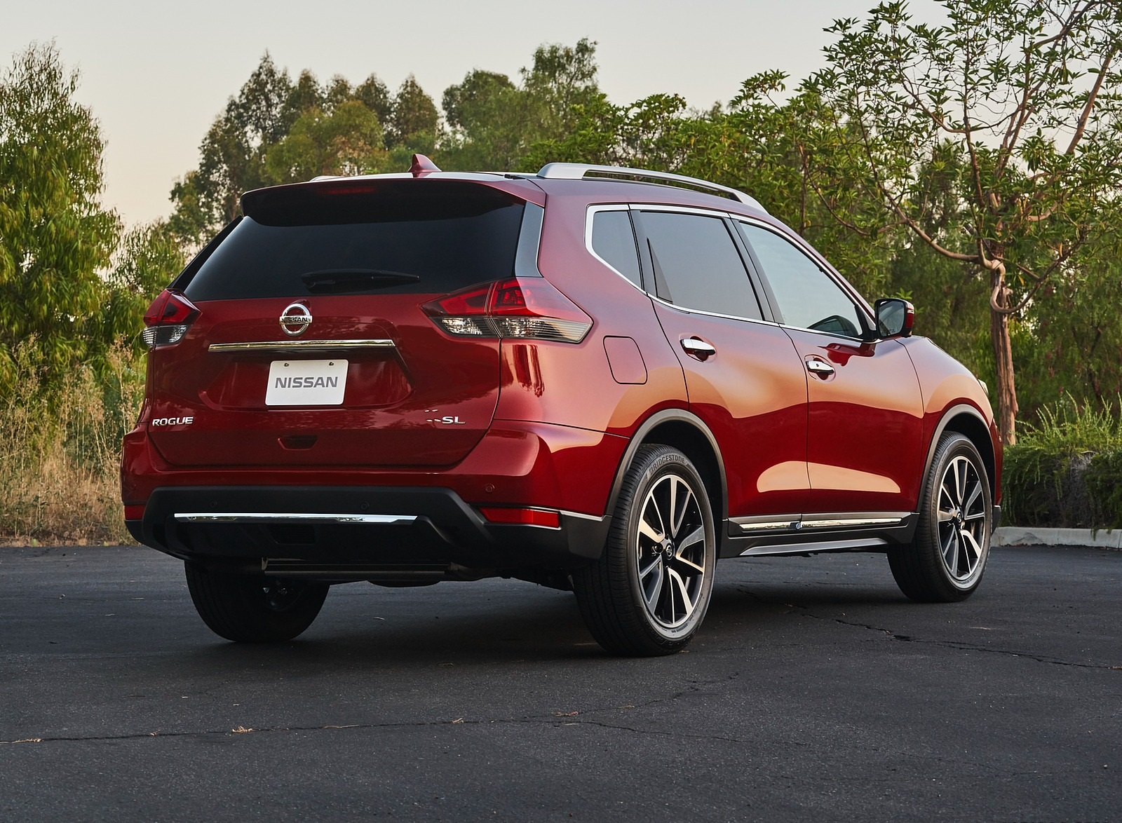 2020 Nissan Rogue Rear Three-Quarter Wallpapers (8)