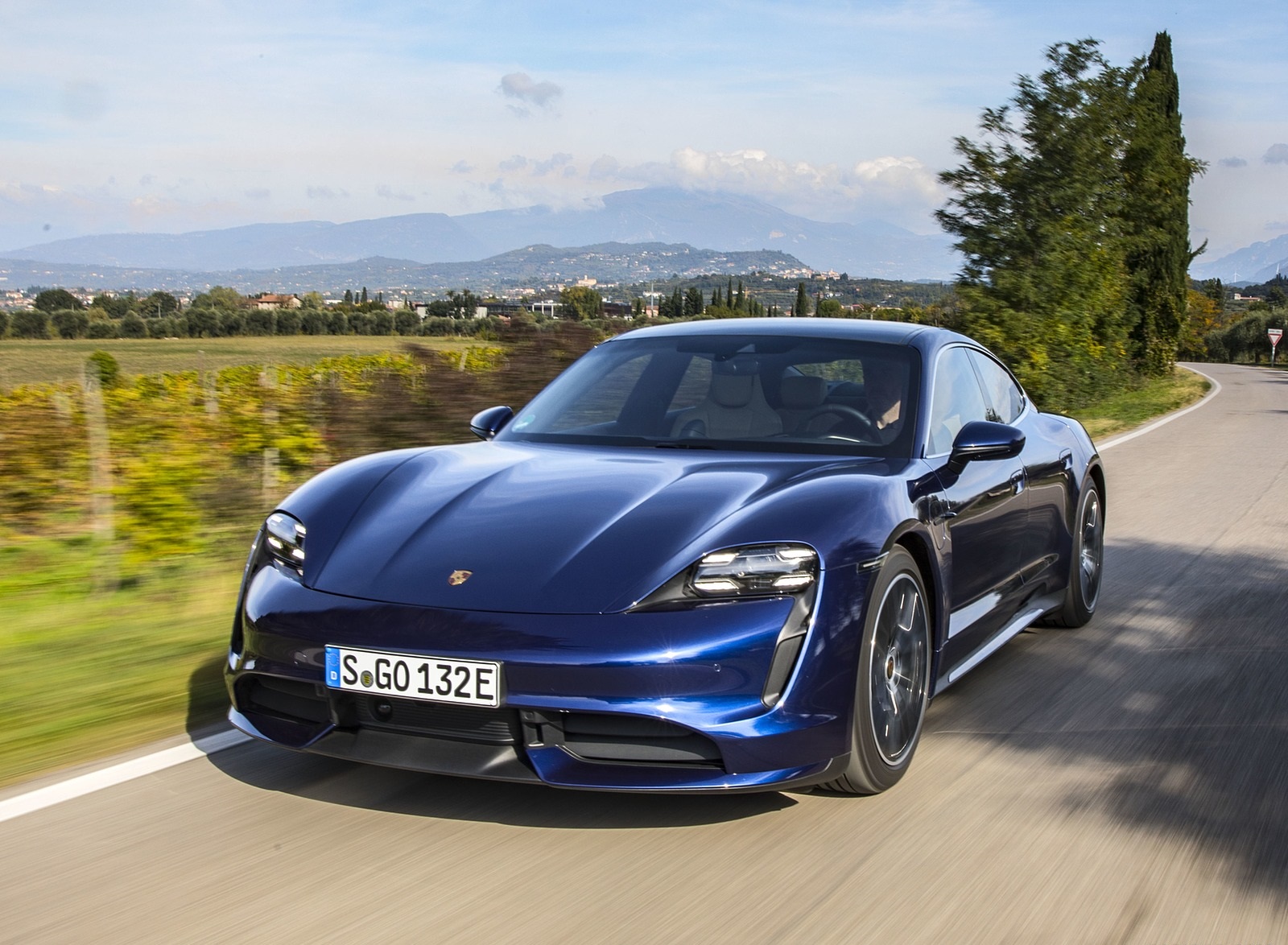 2020 Porsche Taycan Turbo (Color: Gentian Blue Metallic) Front Wallpapers #7 of 72