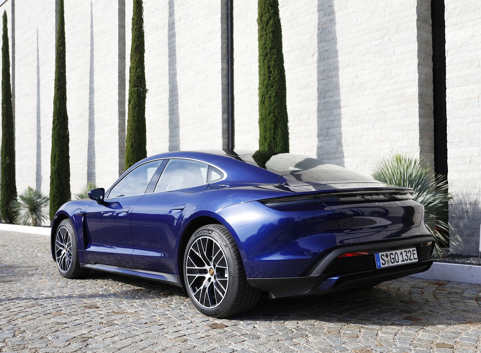 2020 Porsche Taycan Turbo (Color: Gentian Blue Metallic) Rear Three-Quarter Wallpapers (10)