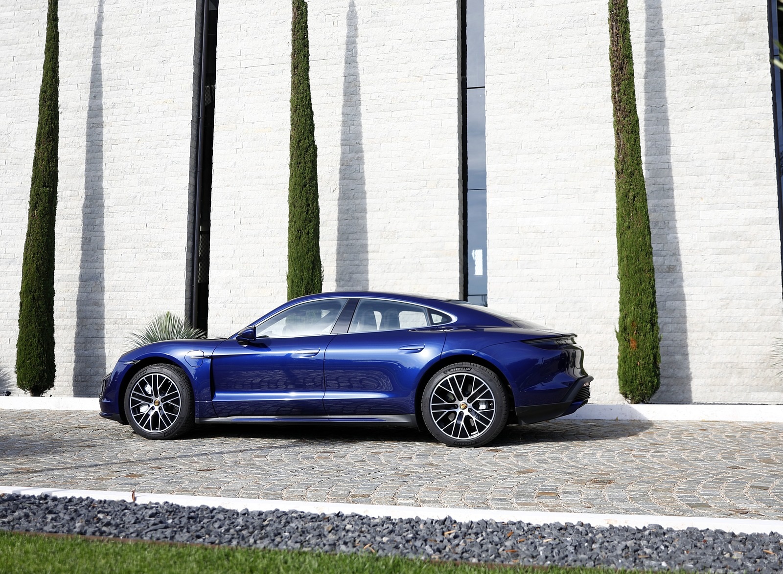 2020 Porsche Taycan Turbo (Color: Gentian Blue Metallic) Side Wallpapers (9)