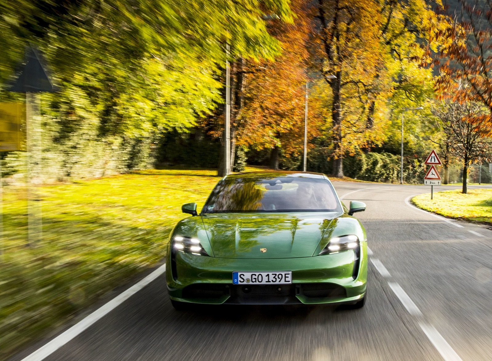 2020 Porsche Taycan Turbo (Color: Mamba Green Metallic) Front Wallpapers #25 of 72