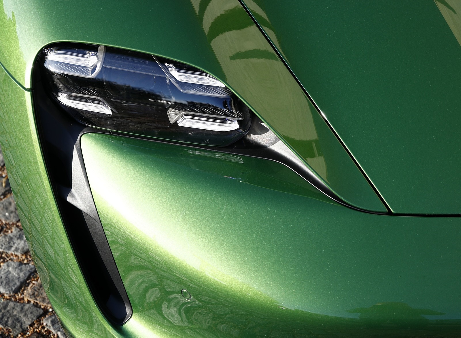 2020 Porsche Taycan Turbo (Color: Mamba Green Metallic) Headlight Wallpapers #38 of 72
