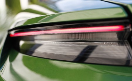 2020 Porsche Taycan Turbo (Color: Mamba Green Metallic) Tail Light Wallpapers 450x275 (39)
