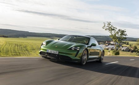 2020 Porsche Taycan Turbo S (Color: Mamba Green Metallic) Front Three-Quarter Wallpapers 450x275 (1)