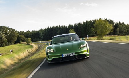 2020 Porsche Taycan Turbo S (Color: Mamba Green Metallic) Front Wallpapers 450x275 (2)