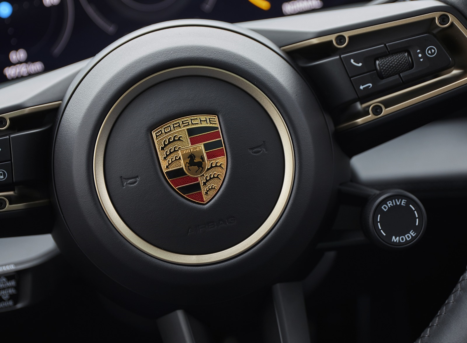 2020 Porsche Taycan Turbo S (Color: Mamba Green Metallic) Interior Detail Wallpapers #26 of 95