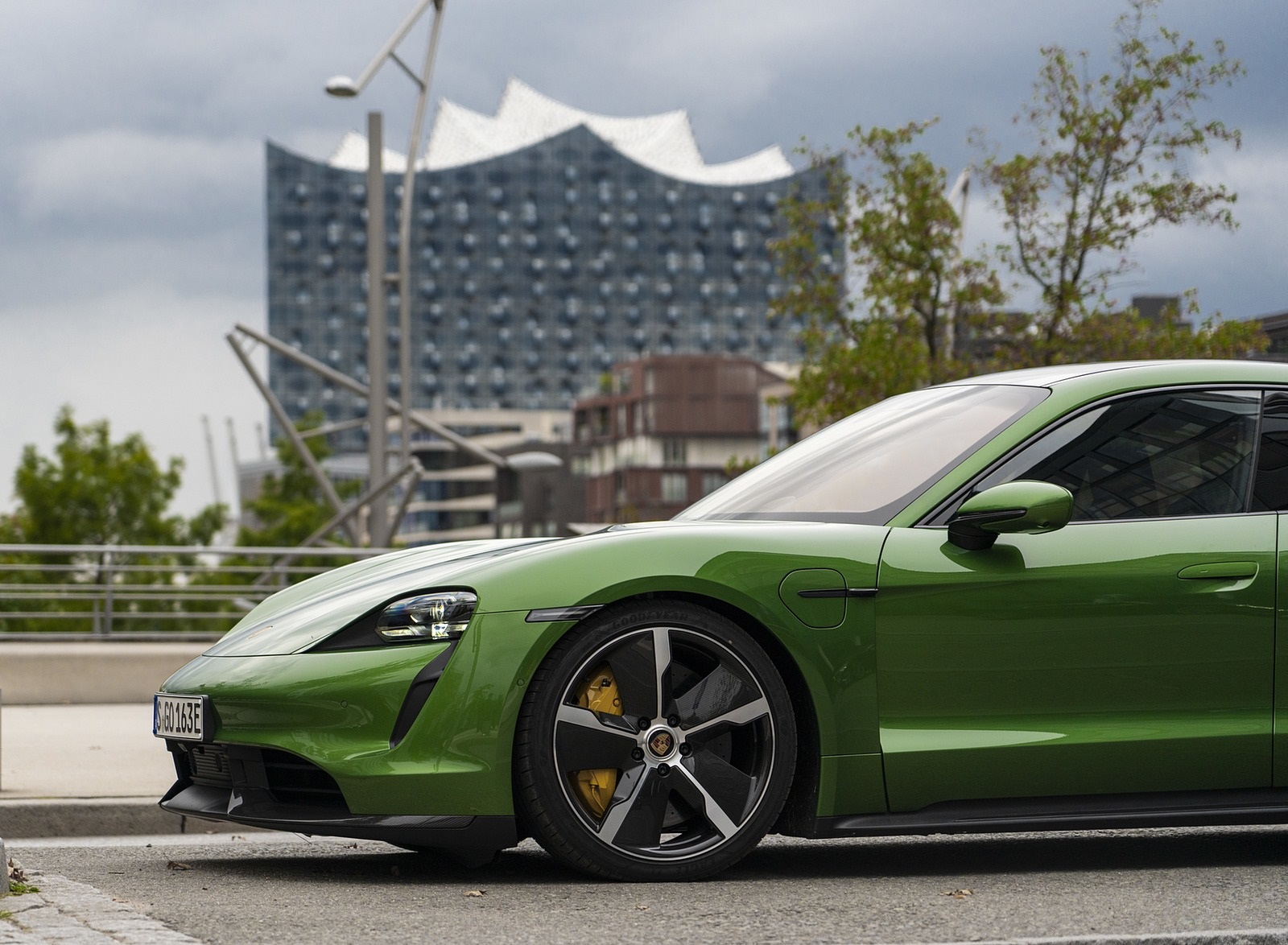 Порше 911 Jet Green