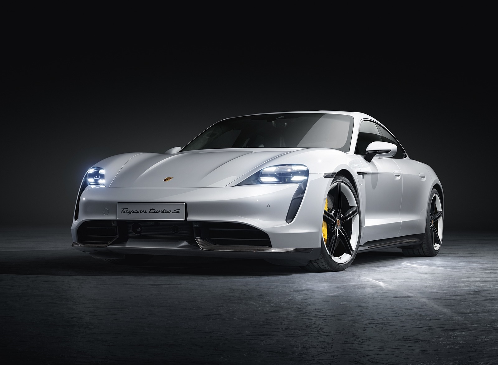 2020 Porsche Taycan Turbo S Front Three-Quarter Wallpapers #88 of 95