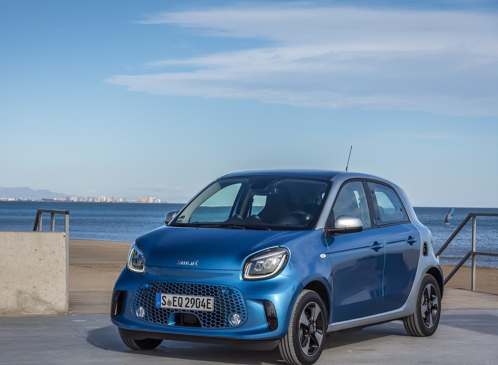 2020 Smart EQ ForFour Passion Line (Color: Steel Blue) Front Three-Quarter Wallpapers #57 of 80