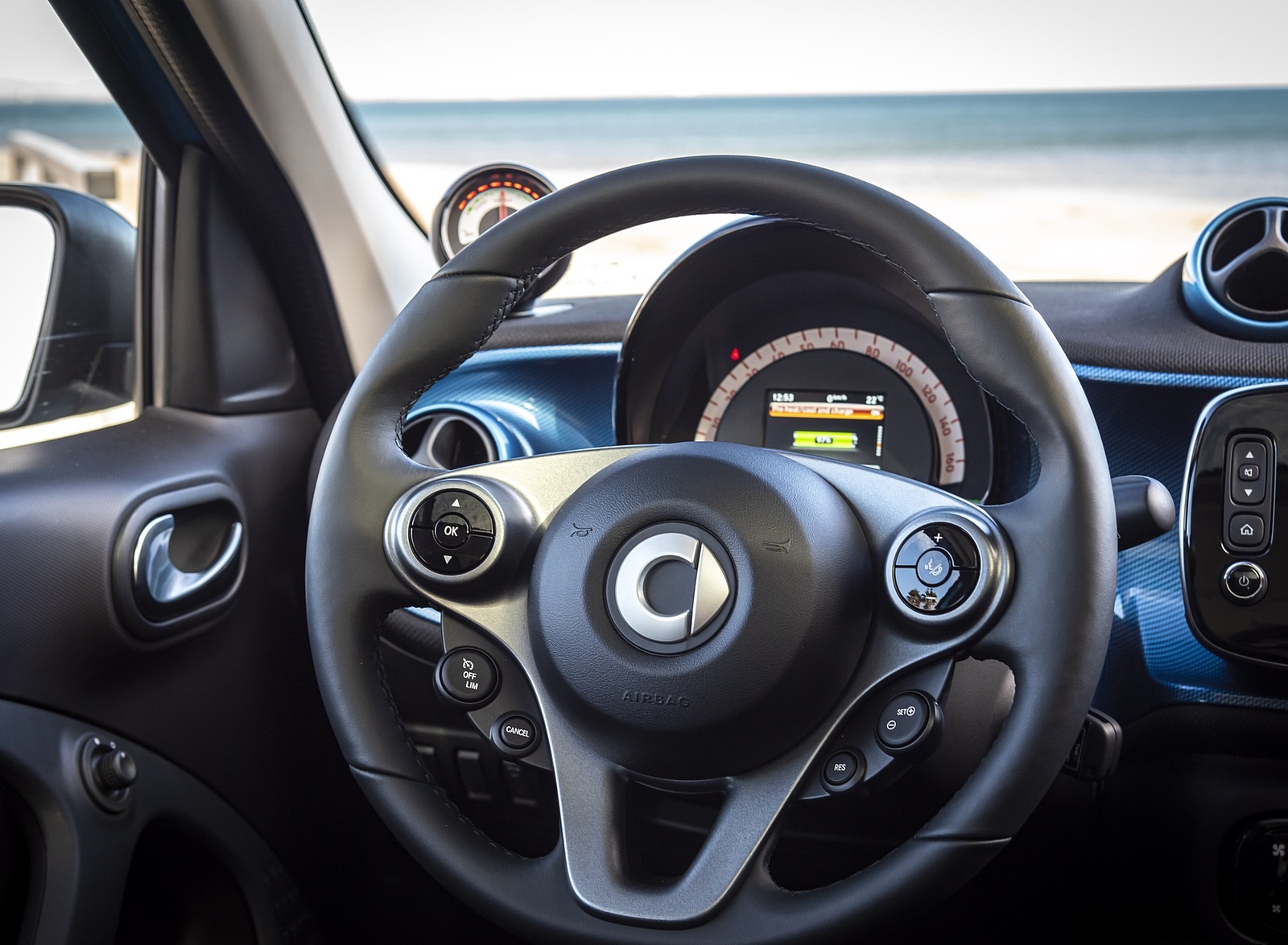 2020 Smart EQ ForFour Passion Line (Color: Steel Blue) Interior Steering Wheel Wallpapers #75 of 80