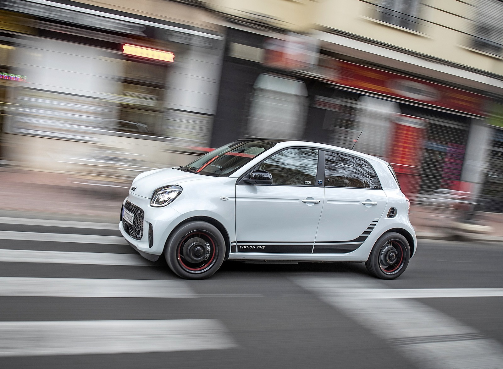 2020 Smart EQ ForFour Pulse Line (Color: Ice White) Front Three-Quarter Wallpapers #3 of 80