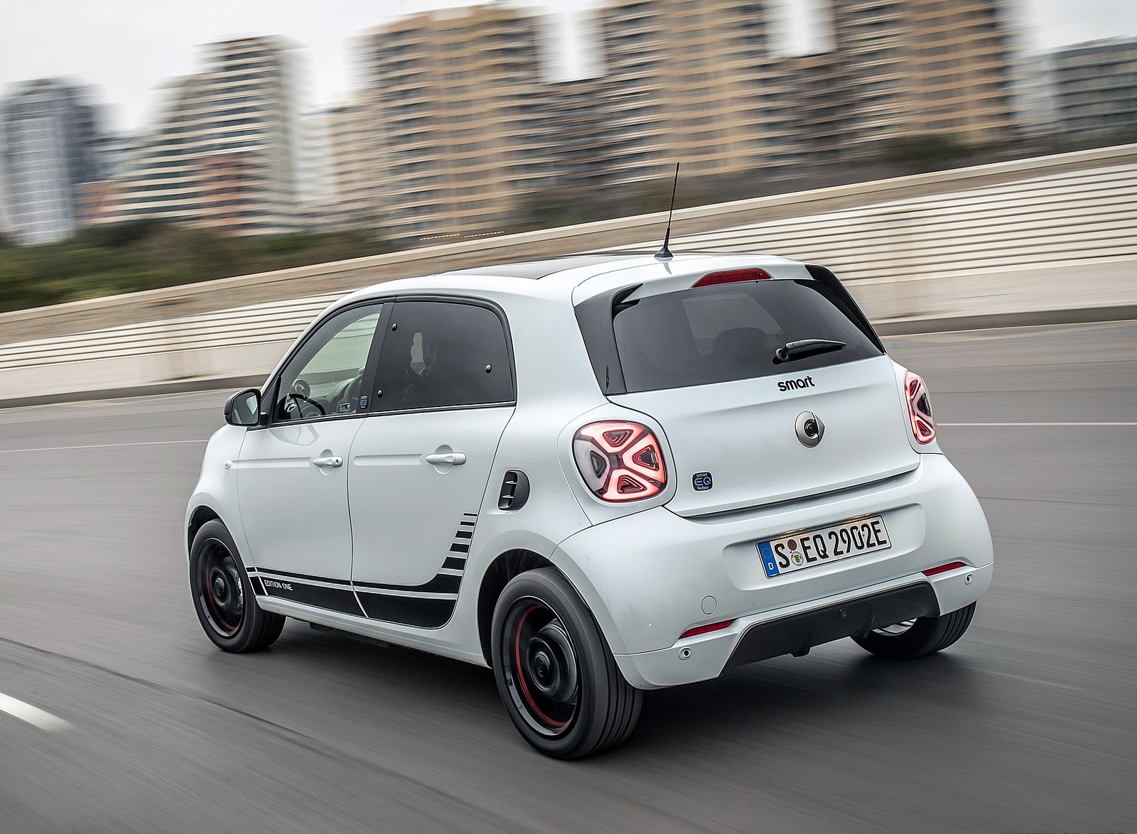 2020 Smart EQ ForFour Pulse Line (Color: Ice White) Rear Three-Quarter Wallpapers (6)
