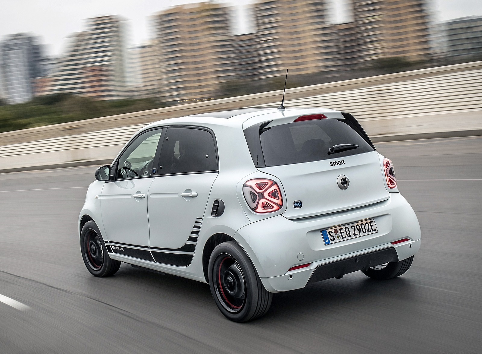 2020 Smart EQ ForFour Pulse Line (Color: Ice White) Rear Three-Quarter Wallpapers #6 of 80